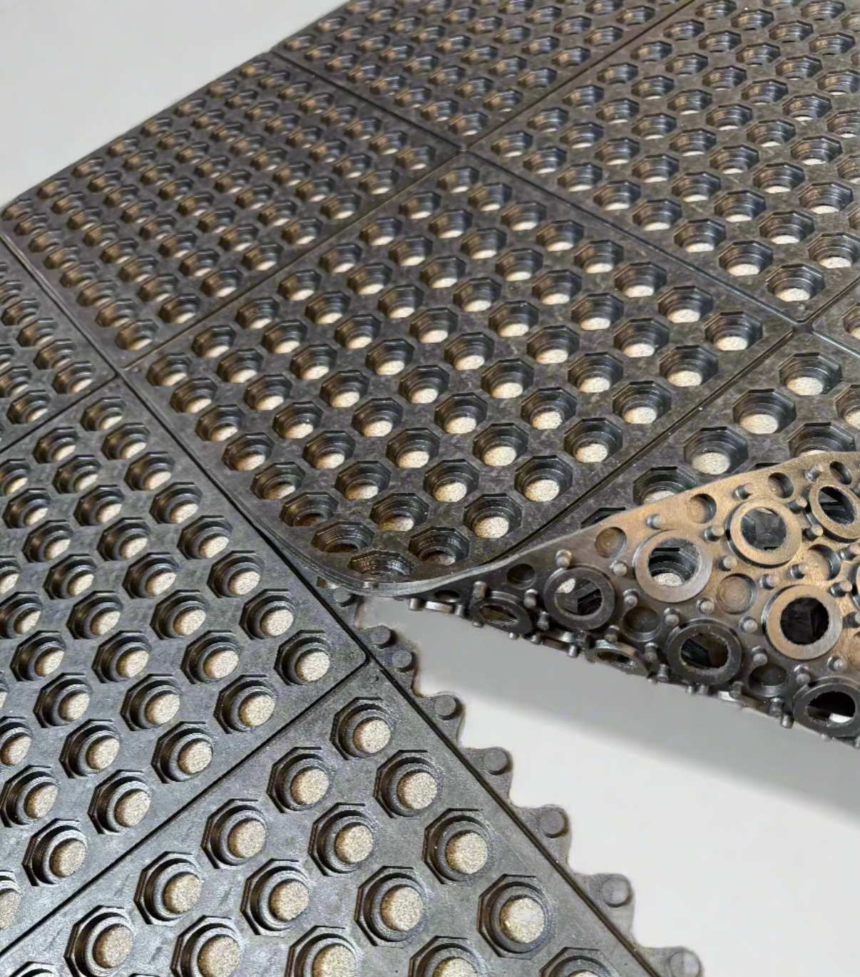 5/8" x 3' x 3' Interlocking Wash Mat - SummitRubber